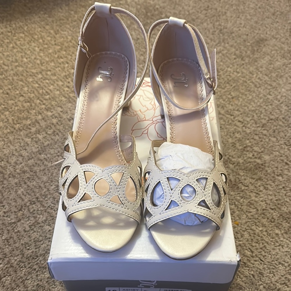 Elegant Cream Women's Sandals